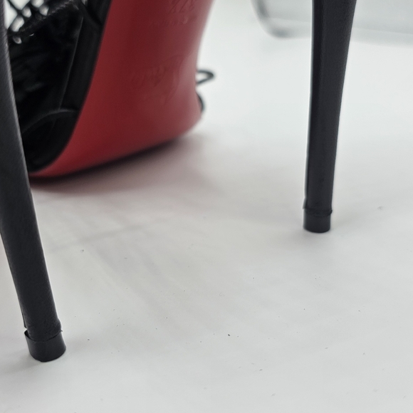 Elegant Black Women's Shoe with Pom-Pom Detail 37 1/2 Christian Louboutin - Picture 9 of 16